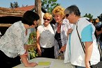prostovoljcev, predvsem pa prostovoljk se je kar vrstilo ...